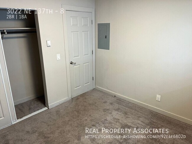 Building Photo - 3022 NE 137th-8