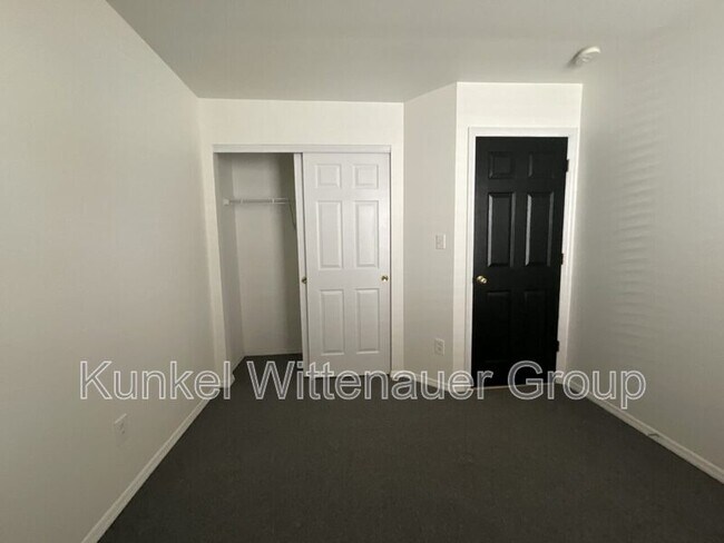 Building Photo - 2746 Brookrun Dr