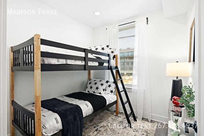 Primary Photo - 2230 E Somerset St