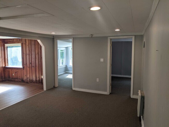 Building Photo - 1943 New Hackensack Rd