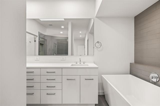 Building Photo - 3344 Miro Pl