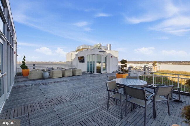 Building Photo - 925 N Fairfax St