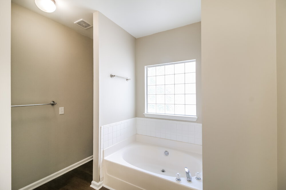 Building Photo - 618 Brookwater Dr