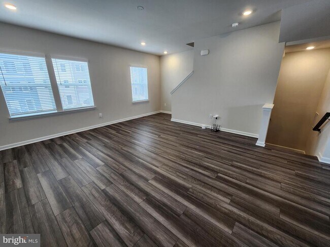 Building Photo - 114 Milburn Dr