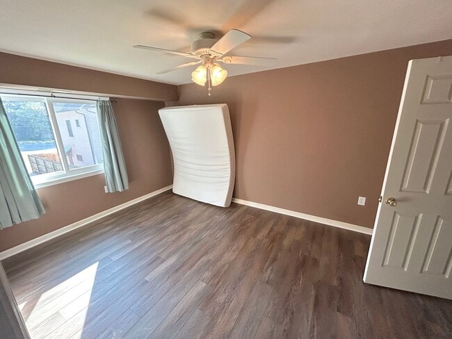 Building Photo - Partially Furnished Condo.