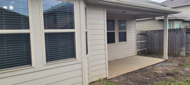 Building Photo - 6042 Carpenters Cove Ln