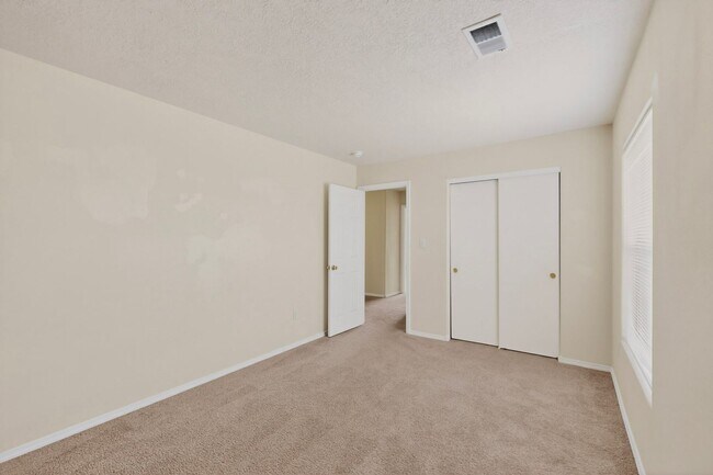 Building Photo - Spacious 5-Bedroom Home in Enchanted Hills – Rio Rancho