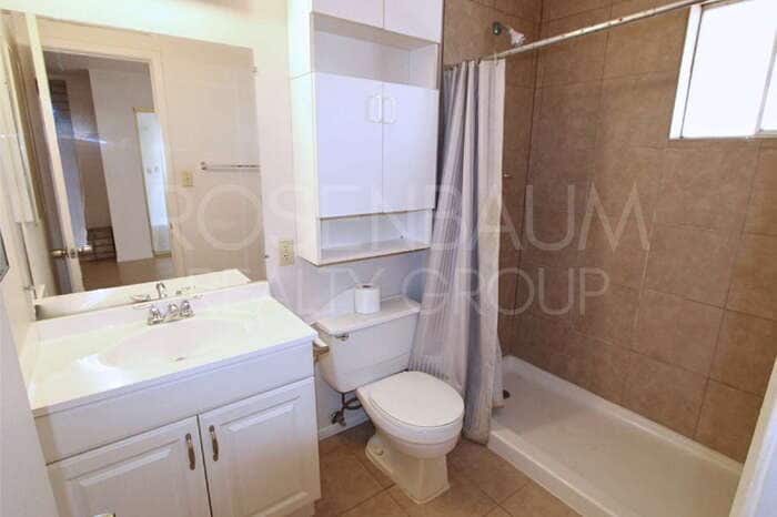 Building Photo - 1014 N Pueblo Dr