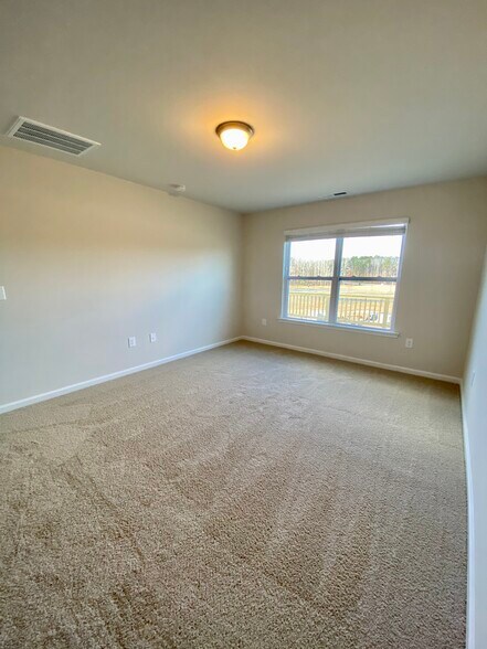 Building Photo - 933 Robbie Jackson Ln