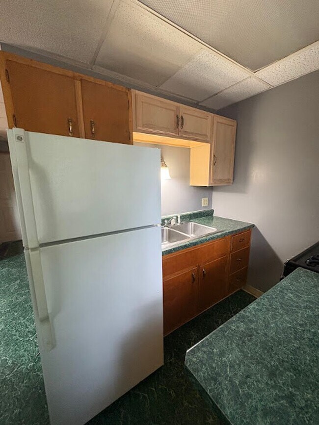 Building Photo - Jonna Martin Wilbeth Duplex