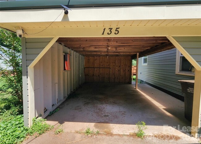 Building Photo - 135 Oak Grove Rd