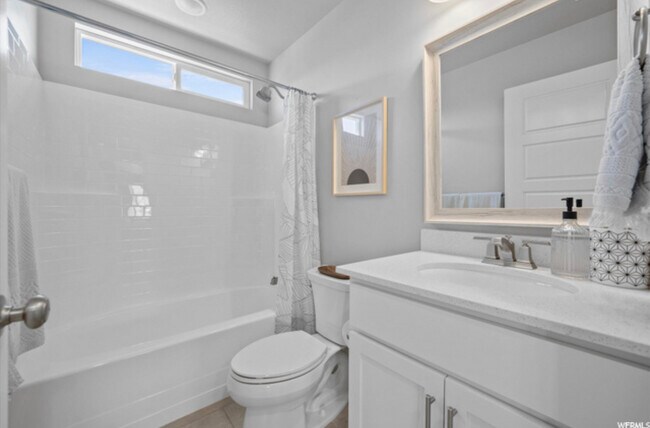 Building Photo - 2418 N 3370 W