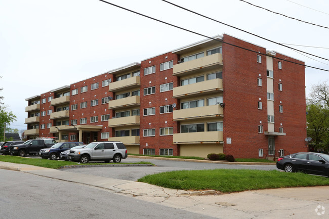 Building - Embassy Aparments