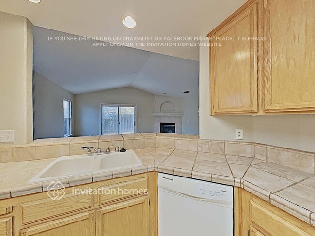 Building Photo - 405 3rd St