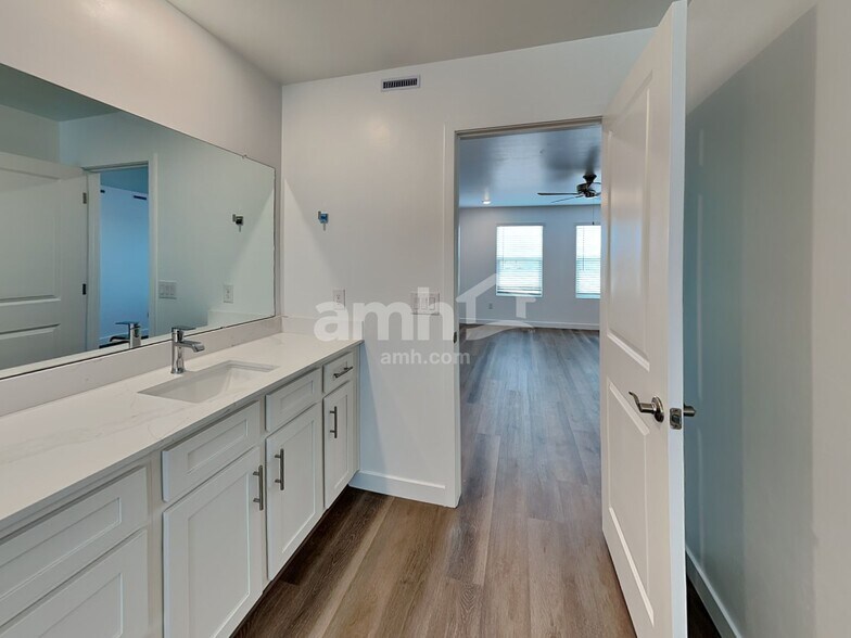 Building Photo - 6507 E Paseo Baranda