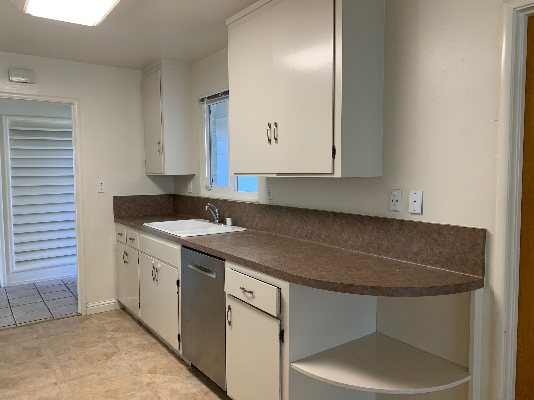 Building Photo - 1383 Bobolink Cir