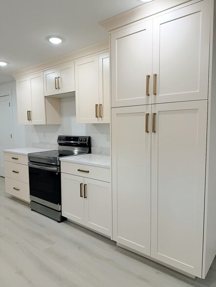 Building Photo - 266 S 1400 W