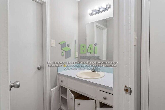 Building Photo - 3025 Sprucewood Dr