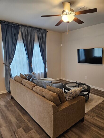 Open Living - 4645 Electric Ave SW