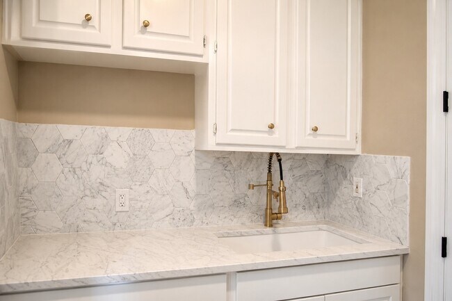 Building Photo - 15106 Olde Tavern Ct