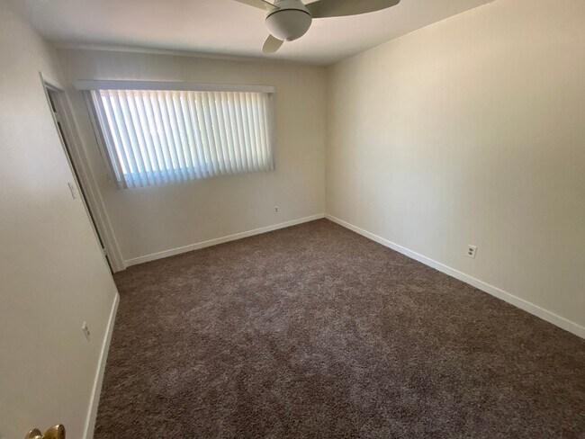Building Photo - 3 Bedroom, 2 Bathroom Single Story House i...