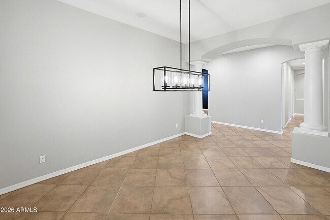 Building Photo - 1735 W Aloe Vera Dr