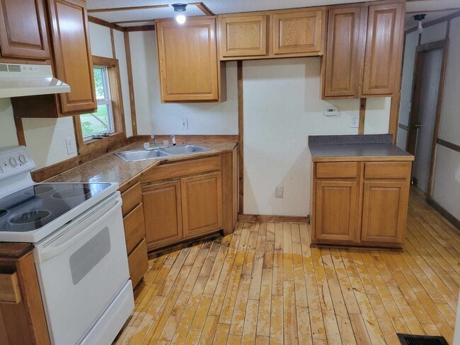 Building Photo - 2 BEDROOM 1 BATHROOM HOUSE FOR RENT
