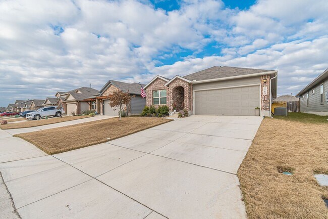 Building Photo - 2569 McCrae
