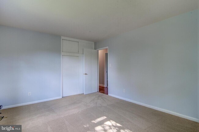 Building Photo - 8120 Drayton Ln