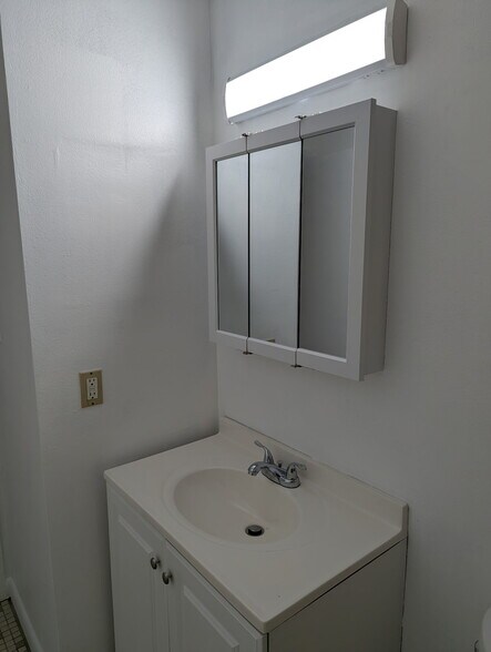 Building Photo - 4367 Bluejay Pl