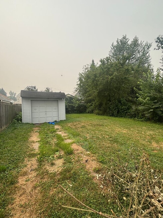 Building Photo - 2bd Single Cash Pay/Section 8