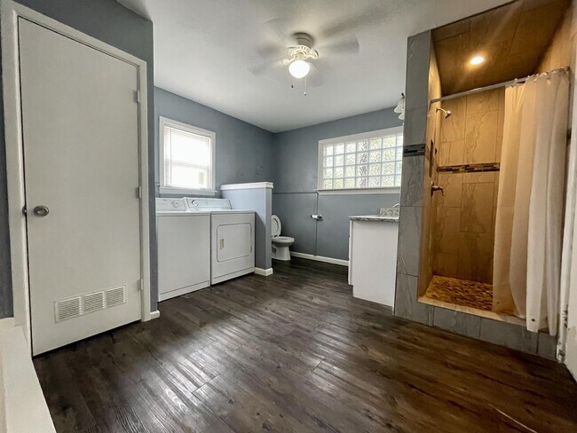 Building Photo - 4205 41st St