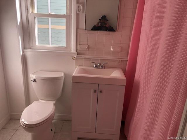 Building Photo - 76 Bayview Ave