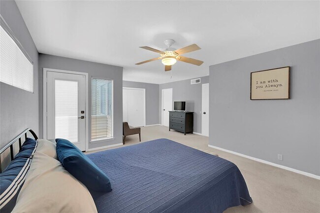 Building Photo - 11528 Riverview Dr