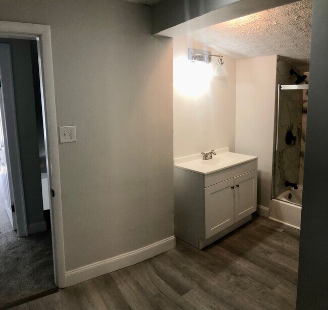 Building Photo - 3 Bedroom, 2 Bath with Finished Basement