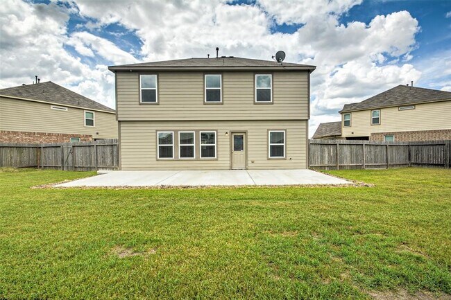 Building Photo - 17822 Aveleigh Ln