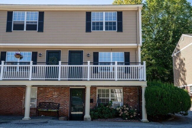 Building Photo - 21 Desmond Ave
