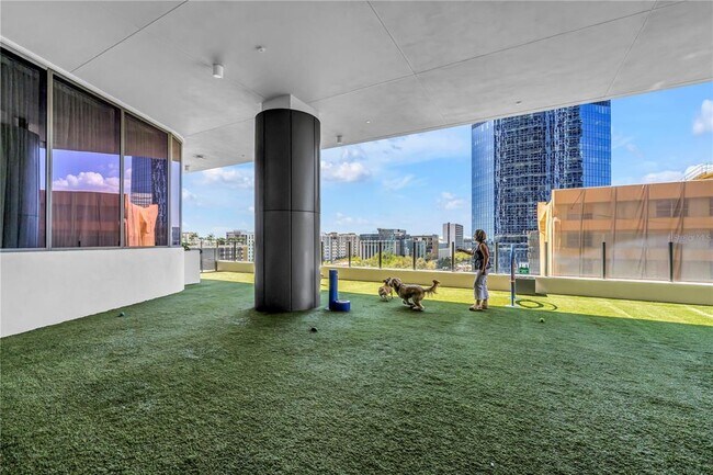 Building Photo - 275 1st Ave S