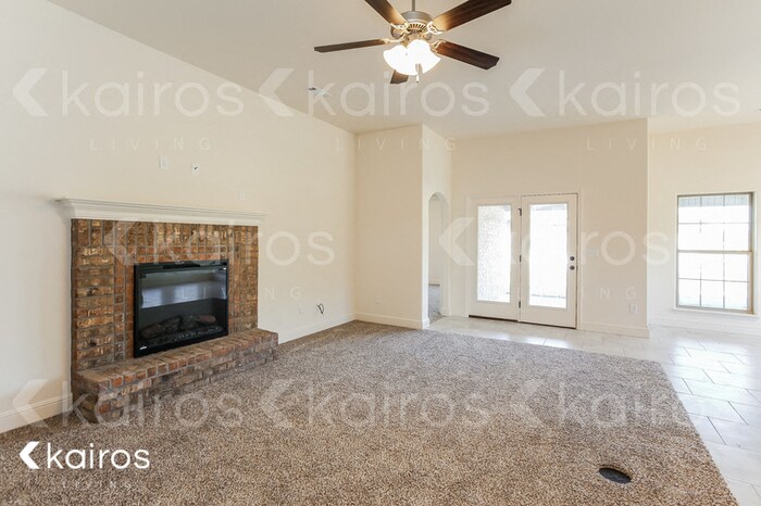 Building Photo - 105 White Oak St