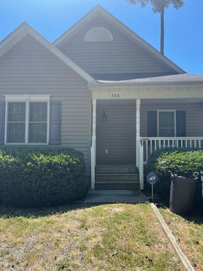 Building Photo - 308 4th St