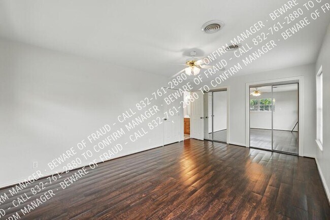 Building Photo - 506 E Alexander Ln