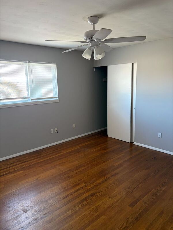 Building Photo - 1511 Sylvan Ln