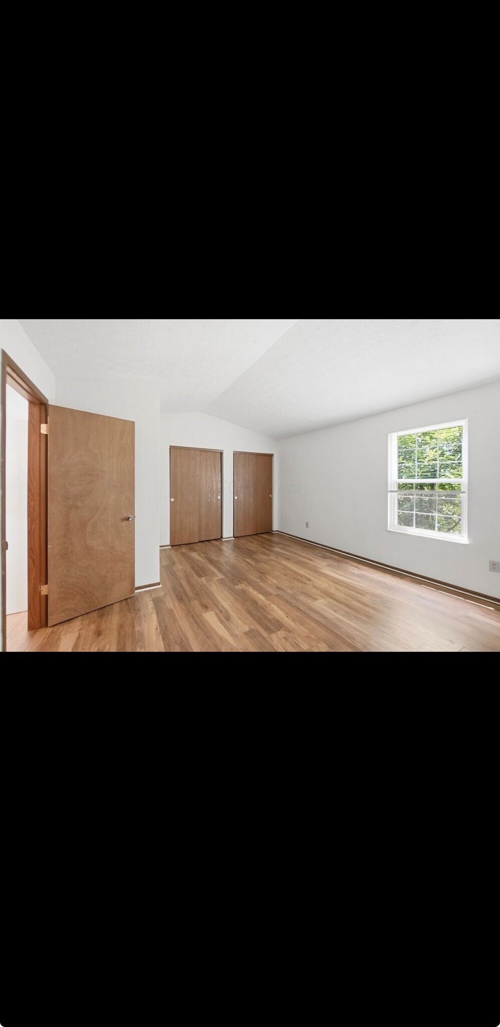 Building Photo - 46 Ravine Ridge Dr S