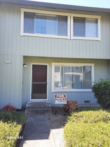Primary Photo - 316 Harvest Ln