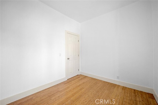 Building Photo - 228 S Kenwood St