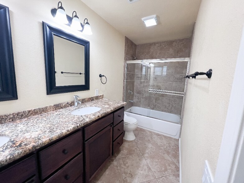 Building Photo - 77215 Minnesota Ave