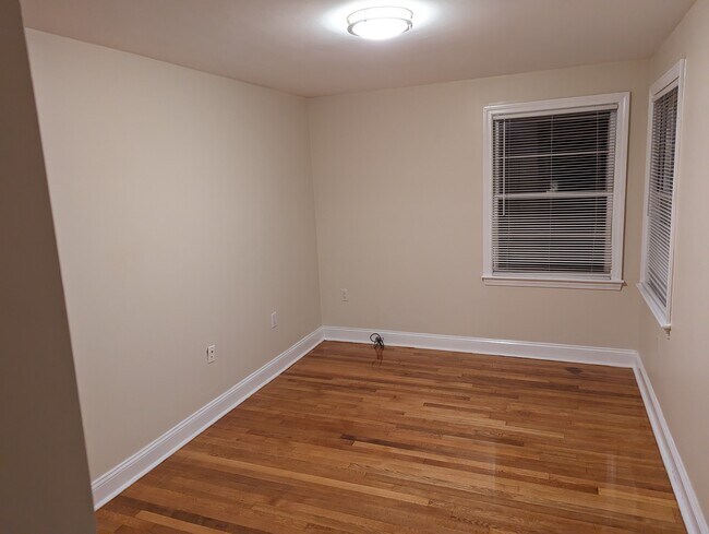 Building Photo - 41 May St