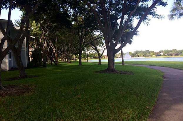Building Photo - 9727 Hammocks Blvd