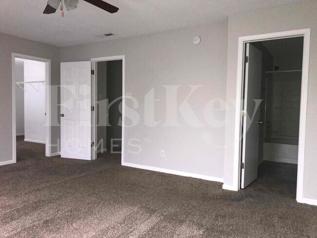 Building Photo - 1749 Blue Grass Pkwy