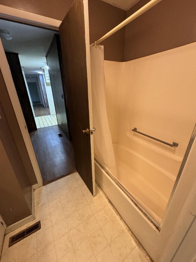 Building Photo - "Charming 3-Bedroom Home with 2 Full Baths in Rainsville – 1,410 Sq. Ft. of Cozy Comfort!"